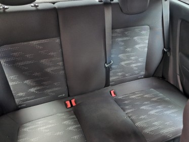 Opel corsa 1.4 - 100 ch twinport cosmo - garantie 12 mois occasion simplicicar brest simplicicar simplicibike france