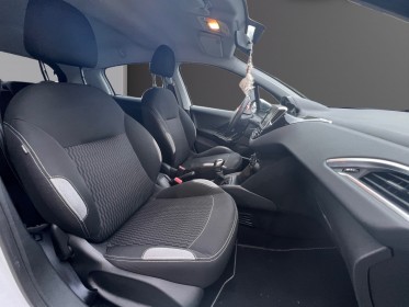 Peugeot 208 1.4 hdi 68ch bvm5 style garantie 12 mois entretien complet vidange faite pour la vente occasion simplicicar...