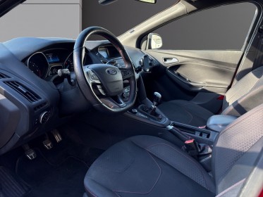 Ford focus 1.5 tdci 120 ss st line / siÈges av  volant chauffants / camÉra / radars av ar / clim / garantie 12 mois...