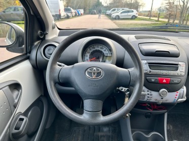 Toyota aygo 1.0 vvt-i connect occasion simplicicar vaucresson simplicicar simplicibike france