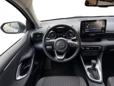 Toyota yaris hybride my22 116h design occasion simplicicar les sables-d'olonne simplicicar simplicibike france