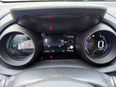 Toyota yaris hybride my22 116h design occasion simplicicar les sables-d'olonne simplicicar simplicibike france