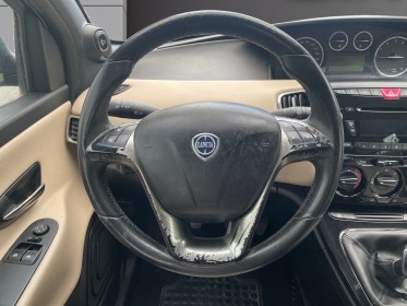 Lancia ypsilon 1.2 8v 69 ch stopstart gold garantie 12 mois occasion montpellier (34) simplicicar simplicibike france