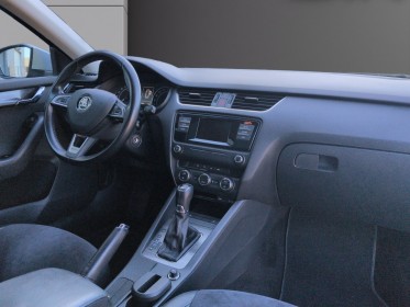 Skoda octavia combi 2.0 tdi 184 ch  dsg6 4x4 scout garantie 12 mois occasion simplicicar saint-omer simplicicar simplicibike...