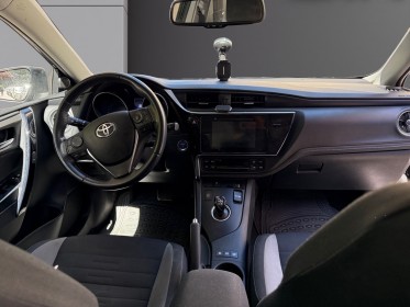 Toyota auris my17 hybride 136h design garantie 12 mois occasion paris 15ème (75) simplicicar simplicibike france