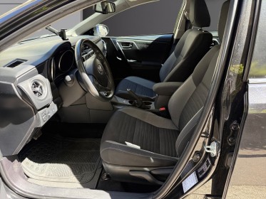 Toyota auris my17 hybride 136h design garantie 12 mois occasion paris 15ème (75) simplicicar simplicibike france