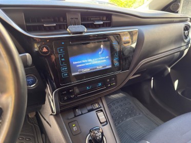 Toyota auris my17 hybride 136h design garantie 12 mois occasion paris 15ème (75) simplicicar simplicibike france