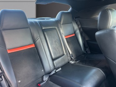 Dodge challenger hemi v8 srt8 425cv - 100% française - carnet entretien complet - carte grise moitié prix occasion...
