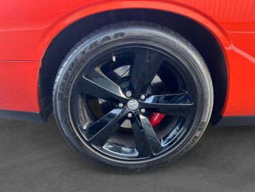 Dodge challenger hemi v8 srt8 425cv - 100% française - carnet entretien complet - carte grise moitié prix occasion...