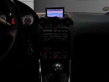 Peugeot 308 cc 2.0 hdi 163ch fap white  black edition garantie 12 mois occasion simplicicar meximieux simplicicar...