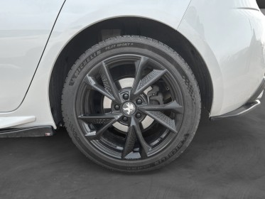 Peugeot 308 gt line 130ch carplay camera de recul palettes au volant garantie 12 mois occasion simplicicar poitiers...