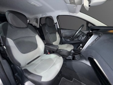 Renault captur tce 120 intens edc faible kilométrages garantie 12 mois occasion simplicicar toulon ouest simplicicar...