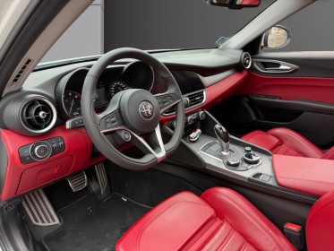 Alfa romeo giulia 2.0 tb 280 ch at8 q4 veloce - toit ouvrant - caméra - siège et volant chauffant - garantie 12 mois...