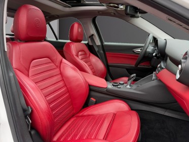 Alfa romeo giulia 2.0 tb 280 ch at8 q4 veloce - toit ouvrant - caméra - siège et volant chauffant - garantie 12 mois...