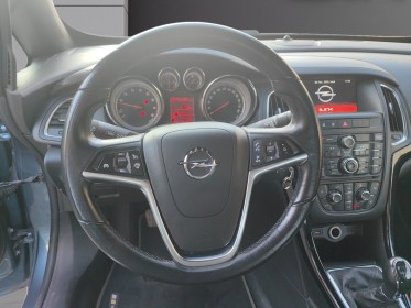 Opel cascada 1.4 turbo 140 ch start/stop cosmo radars stationnement garantie 12 mois occasion simplicicar lille  simplicicar...