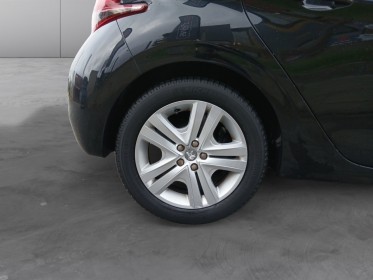 Peugeot 208 1.2 puretech 82ch bvm5 style occasion parc voitures beauvais simplicicar simplicibike france