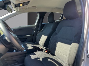 Renault clio v limited e-tech 140ch - premiere main - faible km - occasion simplicicar compiegne simplicicar simplicibike...