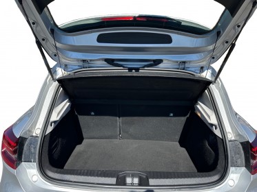 Renault clio v limited e-tech 140ch - premiere main - faible km - occasion simplicicar compiegne simplicicar simplicibike...