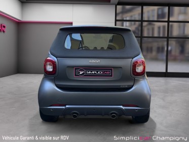 Smart fortwo cabrio cabriolet 109 ch  brabus xclusive- capote grise-sieges en cuir chauffant-jbl-camera et bip de recul...