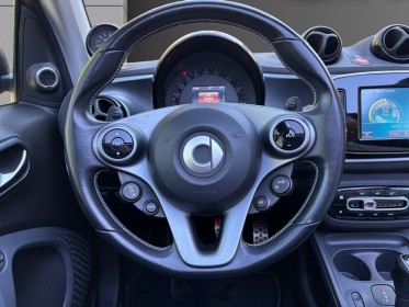 Smart fortwo cabrio cabriolet 109 ch  brabus xclusive- capote grise-sieges en cuir chauffant-jbl-camera et bip de recul...