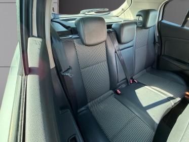 Renault megane iii berline tce 130 sl xv de france euro 5 premiere main occasion avignon (84) simplicicar simplicibike france