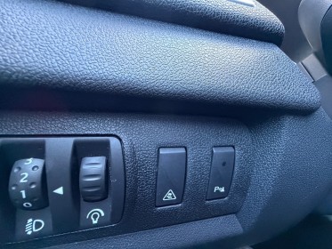 Renault megane iii berline tce 130 sl xv de france euro 5 premiere main occasion avignon (84) simplicicar simplicibike france