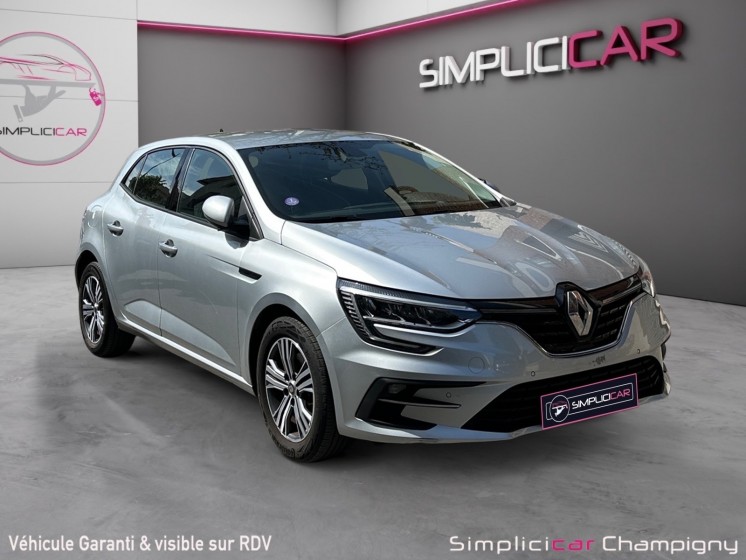 Renault megane iv berline e-tech plug-in hybrid 160 evolution - carplay sans fil - clim auto - feux led - virtual cockpit...