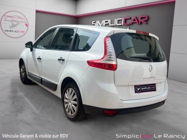 Renault scenic iii 1.6 16v 110ch grand coffre 3 sièges arrière indépendant entretien renault que 30000km au compteur......