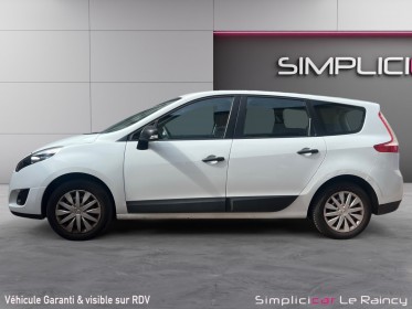 Renault scenic iii 1.6 16v 110ch grand coffre 3 sièges arrière indépendant entretien renault que 30000km au compteur......