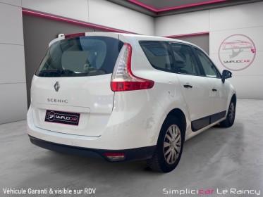 Renault scenic iii 1.6 16v 110ch grand coffre 3 sièges arrière indépendant entretien renault que 30000km au compteur......