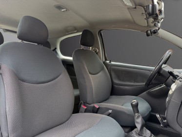 Toyota yaris 65 vvt-i linéa luna entretien complet garantie 12 mois occasion montreuil (porte de vincennes)(75) simplicicar...