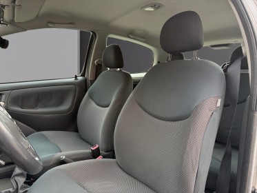 Toyota yaris 65 vvt-i linéa luna entretien complet garantie 12 mois occasion montreuil (porte de vincennes)(75) simplicicar...