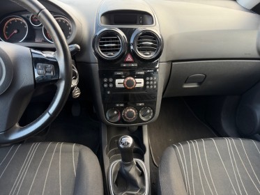 Opel corsa 1.0i 65cv  111th anniversaire - chaine de distri - suivi entretien - garantie 12 mois occasion simplicicar toulon...