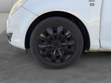 Opel corsa 1.0i 65cv  111th anniversaire - chaine de distri - suivi entretien - garantie 12 mois occasion simplicicar toulon...