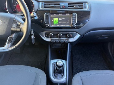 Kia rio 1.2l 85 premium caméra de recul ecran tactile bluetooth gps garantie 12 mois occasion simplicicar marignane ...
