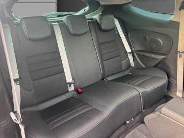 Renault megane iii coupe dci 110 energy eco2 bose caméra de recul distribution à jour clim garantie 12 mois occasion...