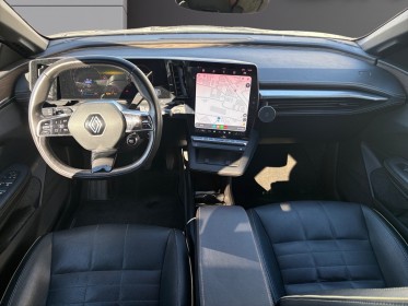 Renault mÉgane e tech elec 220 ch iconic/camÉra/ radars avar/pompe a chaleur/volant et siÈges chauffants/garantie 12 mois...