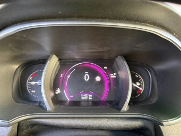 Renault megane iv berline 100ch limited - carplay - clim auto - régulateur occasion simplicicar salon de provence...