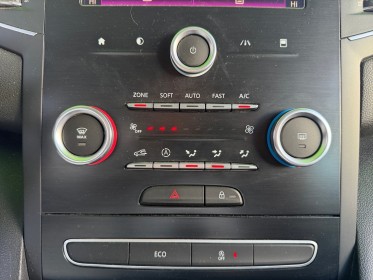 Renault megane iv berline 100ch limited - carplay - clim auto - régulateur occasion simplicicar salon de provence...