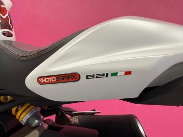 Ducati monster 821 rosso corsa permis a2 état neuf entretien complet possibilité débridage garantie 12 mois occasion...