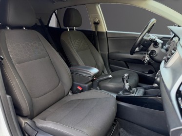 Kia rio 1.0l t-gdi 100 ch isg premium caméra de recul carplay garantie 12 mois occasion simplicicar marignane  simplicicar...