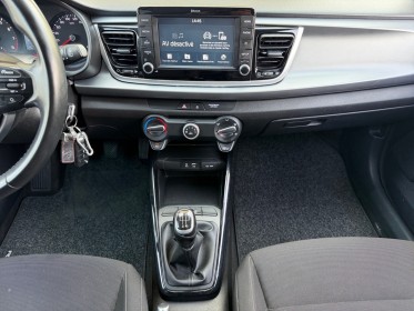 Kia rio 1.0l t-gdi 100 ch isg premium caméra de recul carplay garantie 12 mois occasion simplicicar marignane  simplicicar...