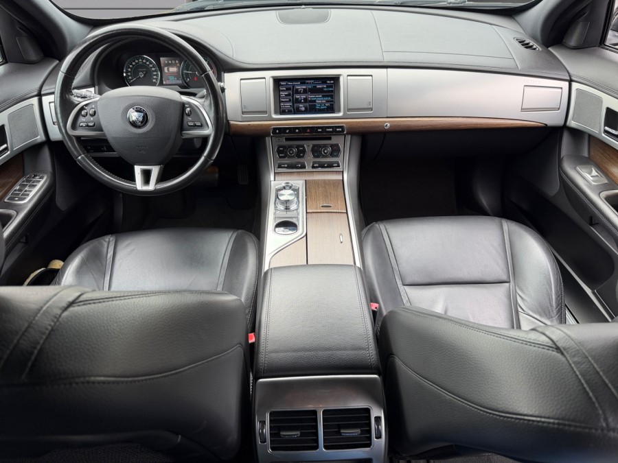 JAGUAR d'occasion XF SPORTBRAKE 2.2L D 200 R-SPORT de 2015 Caen (14)﻿