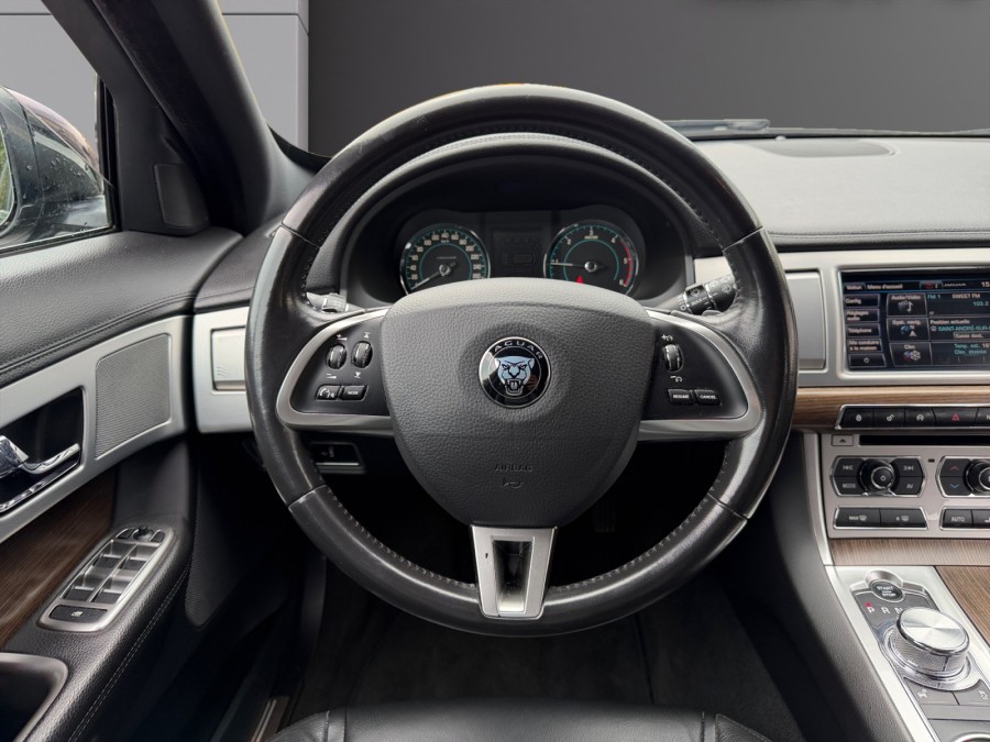 JAGUAR d'occasion XF SPORTBRAKE 2.2L D 200 R-SPORT de 2015 Caen (14)﻿