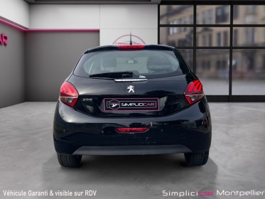 Peugeot 208 82ch ss bvm5 signature garantie 12 mois occasion montpellier (34) simplicicar simplicibike france