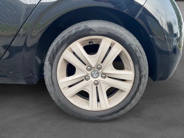 Peugeot 208 82ch ss bvm5 signature garantie 12 mois occasion montpellier (34) simplicicar simplicibike france