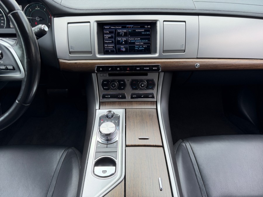 JAGUAR d'occasion XF SPORTBRAKE 2.2L D 200 R-SPORT de 2015 Caen (14)﻿