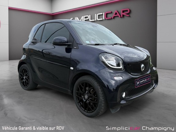 Smart fortwo coupe 0.9 90 ch  ba6 prime-entretiens a jour-toit panoramique-sieges en cuir chauffant-accoudoir-camera et...