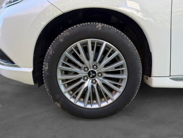 Mitsubishi outlander phev 2.4l phev twin motor 4wd intense carplay caméra entretien complet garantie 12 mois occasion...