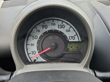 Toyota aygo 1.0 vvt-i les bleus - moteur à chaine - garantie 12 mois occasion simplicicar orgeval  simplicicar simplicibike...